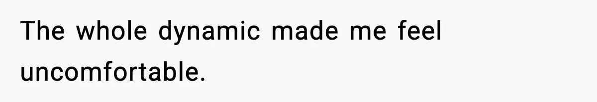 Wife Walks Out Of Airport After Discovering Husband Secretly Invited His Mom On Their Trip The whole dynamic made me feel uncomfortable.