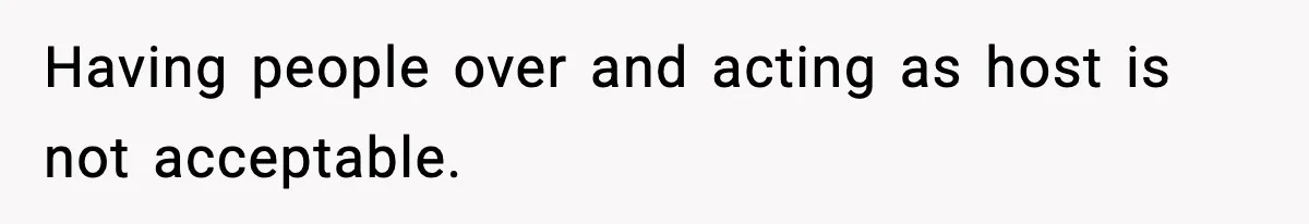 Wife Serves Mac N Cheese To In-Laws After Surprise Visit, Husband Claims It’s “Disrespectful” Having people over and acting as host is not acceptable.