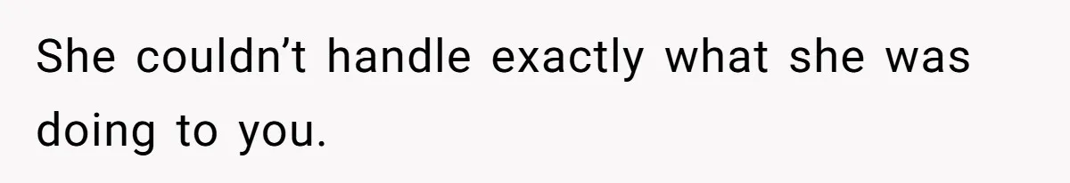 Coworker Calls Her “Slim” For Days, Cries When She Fires Back With One Word She couldn’t handle exactly what she was doing to you.