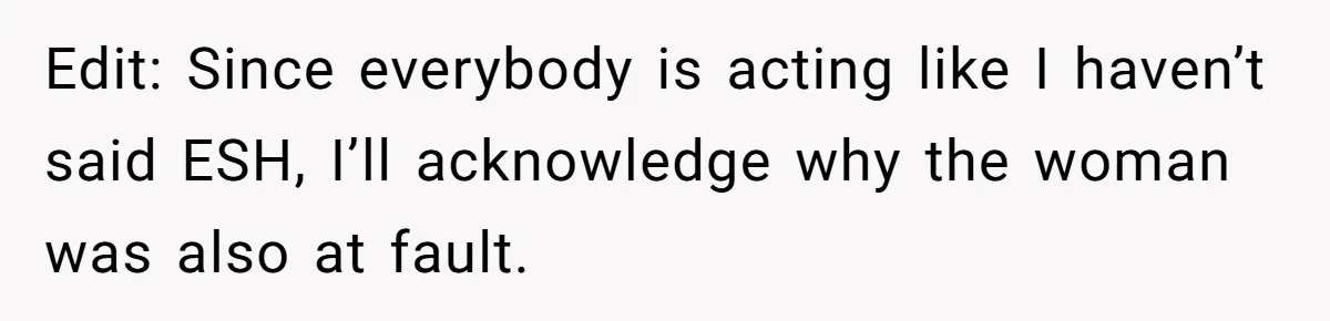 Woman Saves a Seat With Her Bag, Melts Down When Someone Tries to Sit - Did OP Go Too Far With the Clapback? Edit: Since everybody is acting like I haven’t said ESH, I’ll acknowledge why the woman was also at fault.