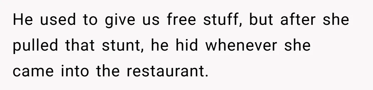 Young Man Leaves His Number For Cute Waitress And Instantly Regrets The Awkward Moment He used to give us free stuff, but after she pulled that stunt, he hid whenever she came into the restaurant.