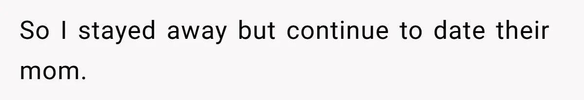 Stepmom’s Husband Refuses To Pay Stepdaughter’s Wedding, Tells Her To “Ask Your Dead Dad” So I stayed away but continue to date their mom.