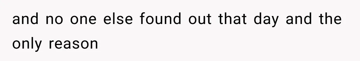 Woman Announces Pregnancy At Sister’s Wedding After Being Told To Wait, Is She Wrong For Doing It? and no one else found out that day and the only reason