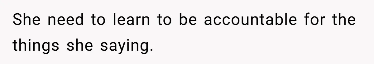 Dad Drives Furious 14-Year-Old Daughter To Cold Mom’s House After What She Says During Fight She need to learn to be accountable for the things she saying.