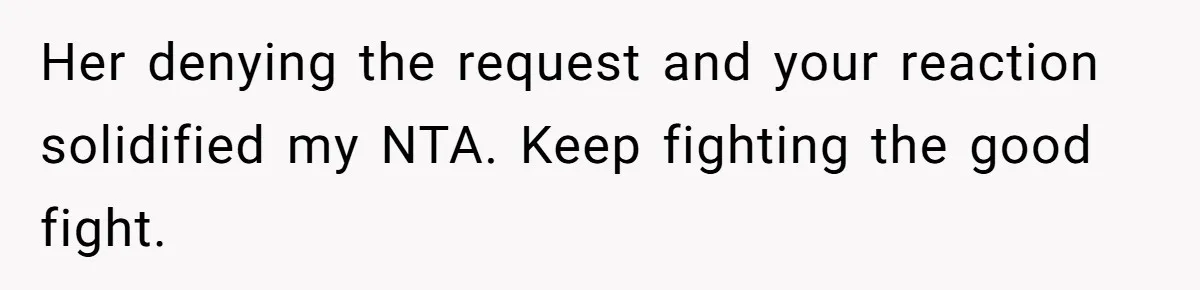 Aunt Claps As Pregnant Niece Gets Booed At Sister’s Wedding, Then Tells Her To Grow Up Her denying the request and your reaction solidified my NTA. Keep fighting the good fight.
