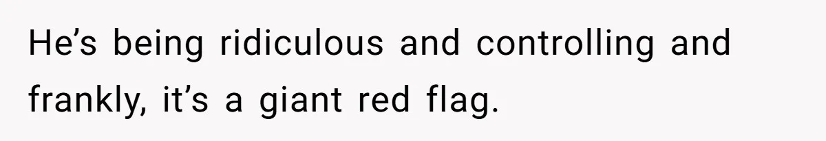 Wife Drops $5K On Gaming Gear, Husband Calls It “Financial Infidelity” And Wants Her To Return It He’s being ridiculous and controlling and frankly, it’s a giant red flag.