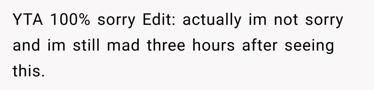 Girlfriend Finally Snaps After Her “Private Chef” Boyfriend Refuses Real Dates For Years YTA 100% sorry Edit: actually im not sorry and im still mad three hours after seeing this.