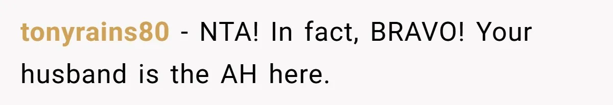 Mom Goes To Applebee’s Alone After Husband And Kids Refuse To Do Dishes tonyrains80 − NTA! In fact, BRAVO! Your husband is the AH here.