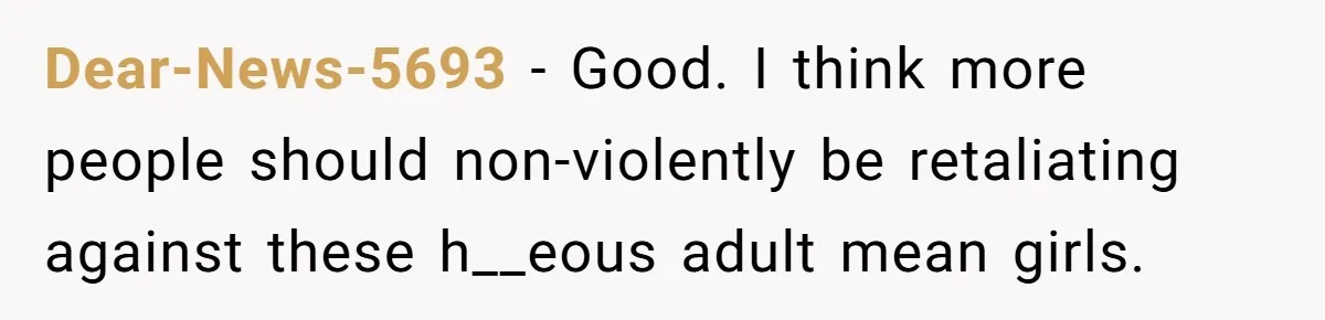 He Spilled a Drink by Accident - Then She Grabbed His Drinks, So He Poured One on Her Head Dear-News-5693 − Good. I think more people should non-violently be retaliating against these h__eous adult mean girls.