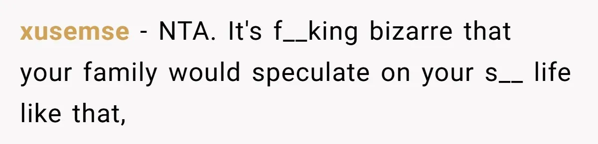 College Freshman Discovers Family's Secret Bet On Her Personal Life And Refuses Christmas Homecoming xusemse − NTA. It's f__king bizarre that your family would speculate on your s__ life like that,