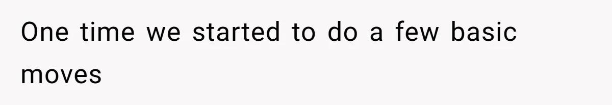 Woman Steals The Spotlight With Wild Dance Moves At Sister’s Wedding, Family Says She Turned It Into A Performance One time we started to do a few basic moves