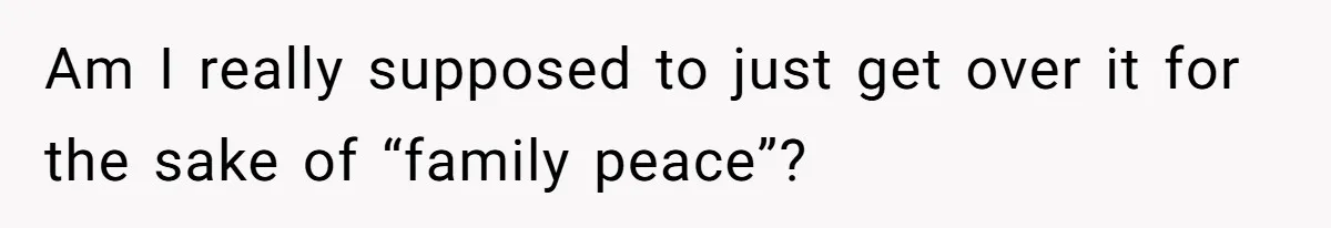 Woman Refuses Cousin’s Wedding After “Recovering From Drugs” Cake Humiliates Her Am I really supposed to just get over it for the sake of “family peace”?