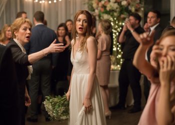 Bride Wears White To Wedding, MIL Calls It Disrespectful To Family Tradition Bride Wears White To Wedding, MIL Calls It Disrespectful To Family Tradition