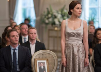 Mother Refuses To Sit Next To Late Husband’s Picture At Daughter’s Wedding, Now Family Is Upset Mother Refuses To Sit Next To Late Husband’s Picture At Daughter’s Wedding, Now Family Is Upset