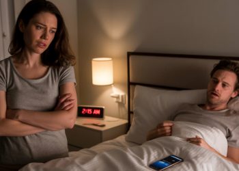 Woman Calls Her Husband 22 Times For A Spare Key, Now He’s Mad She Woke Him Up