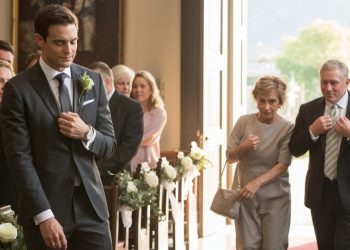 Man Gave His Always-Late Mom A Fake Wedding Time So She’d Arrive On Time