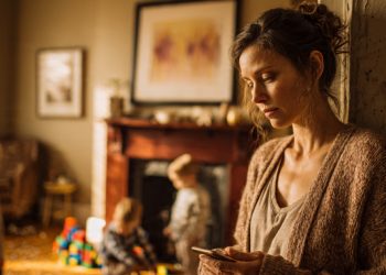 Sister Claims Surrogacy Babies Are Not “Real” Family and Gets Swiftly Cut Off