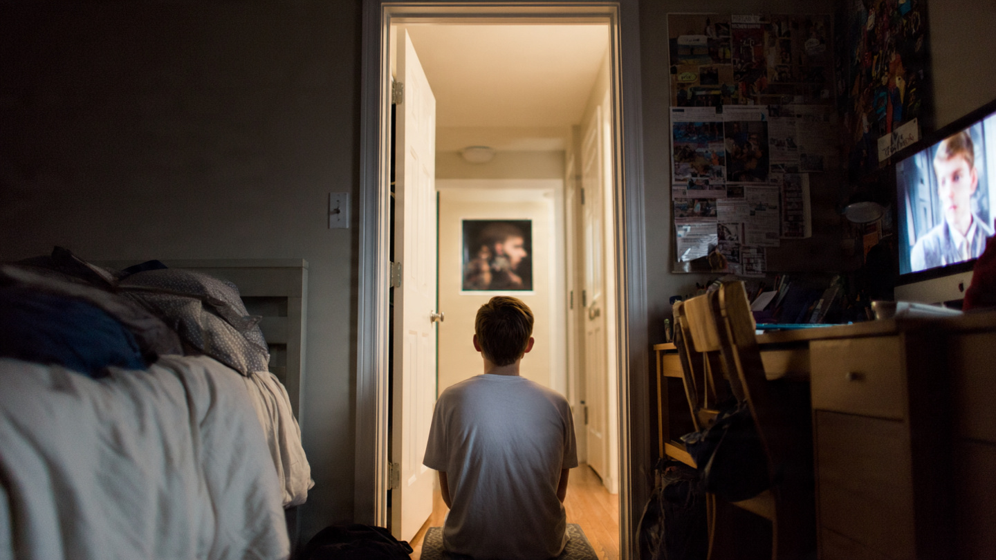 Mom Feels "Awkward" After Son Admits He Has No Bond with His Entitled Stepsister