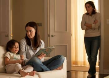 Babysitter Refuses To Leave When Girlfriend Demands, Now She’s Excluded From Future Jobs