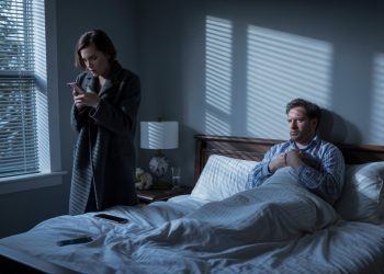 Husband Misses 22 Emergency Calls Because Of His Silent Phone, Then Blames Wife For Needing Help