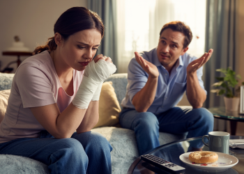 Wife Cuts Herself Despite Warning, Now She Is Expecting Husband’s “I Told You So” That Never Happens