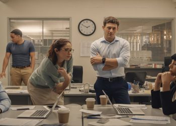 Temporary Manager Enforces Timesheet Rule Delaying Paychecks, Faces Unexpected Consequence