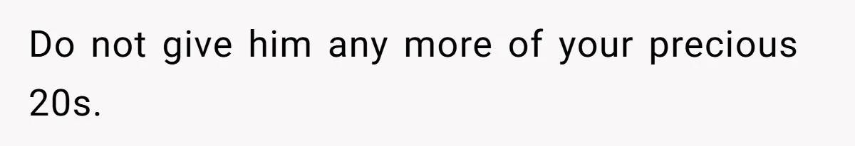 Woman Ends Engagement After Fiancé Sleeps At His Ex’s House And Goes Silent All Night Do not give him any more of your precious 20s.