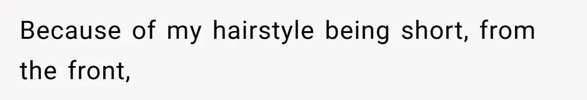 Retail Manager Demands “Mostly Natural” Hair, Gets Furious When Employee Follows The Rule Exactly And Still Keeps Color Because of my hairstyle being short, from the front,