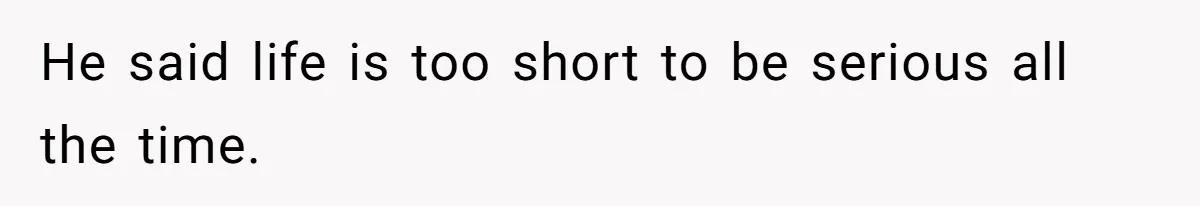 Retail Manager Demands “Mostly Natural” Hair, Gets Furious When Employee Follows The Rule Exactly And Still Keeps Color He said life is too short to be serious all the time.
