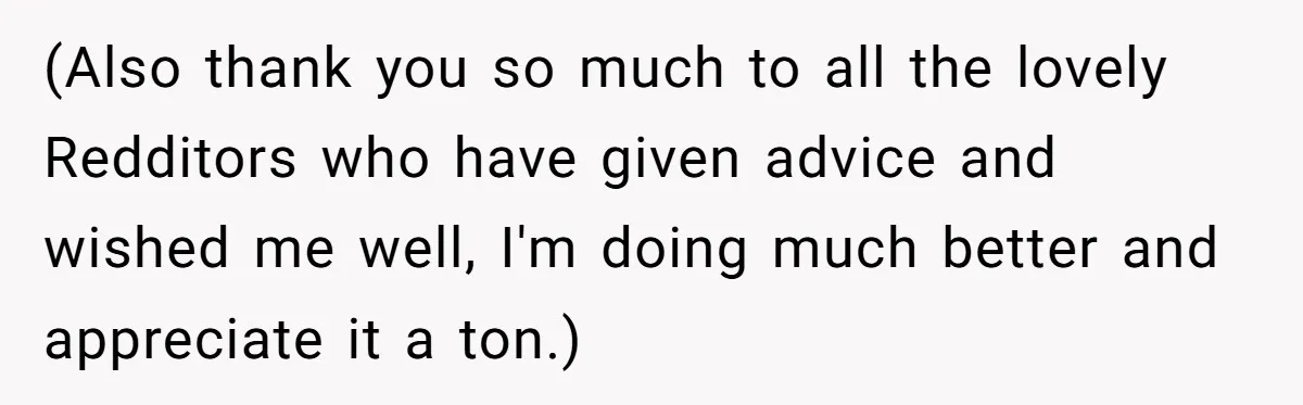 Boyfriend Explodes Over Girlfriend's Innocent Hospital Photo, Then He Tells His Mom It "Triggers Anxiety" (Also thank you so much to all the lovely Redditors who have given advice and wished me well, I'm doing much better and appreciate it a ton.)