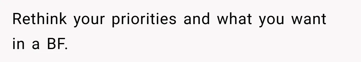 Boyfriend Explodes Over Girlfriend's Innocent Hospital Photo, Then He Tells His Mom It "Triggers Anxiety" Rethink your priorities and what you want in a BF.