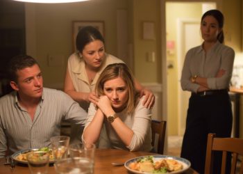 Woman Kicks Sister Out After She Calls A Stillbirth “Financially Convenient” Woman Kicks Sister Out After She Calls A Stillbirth “Financially Convenient”