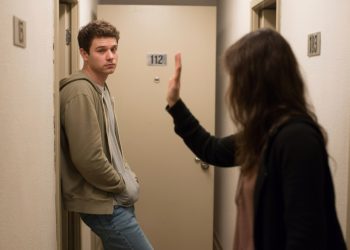 Man Offers Neighbor Cash To Cook For Him, Can’t Believe She Calls Him “Creepy Stranger”