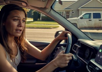 Woman Refuses To Cover For Sister After Discovering Shocking Affair Woman Refuses To Cover For Sister After Discovering Shocking Affair