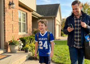 Uncle Risks Being the “Villain” for Love After Meeting a Girl at a Chicken Wing Place