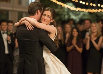 “He Lifted Me Anyway.” A Bride’s Wedding-Day Boundary Sparked a Heated Debate “He Lifted Me Anyway.” A Bride’s Wedding-Day Boundary Sparked a Heated Debate