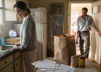 She Works Overnights, Raises Two Kids, and Still Makes Dinner. Now Her Husband Is Mad She Won’t Pack His Lunch.