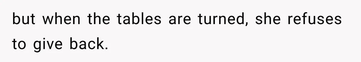 Woman Removes Sister From Wedding After She Refuses To Plan It For Free Despite Years Of Free Accounting Help but when the tables are turned, she refuses to give back.