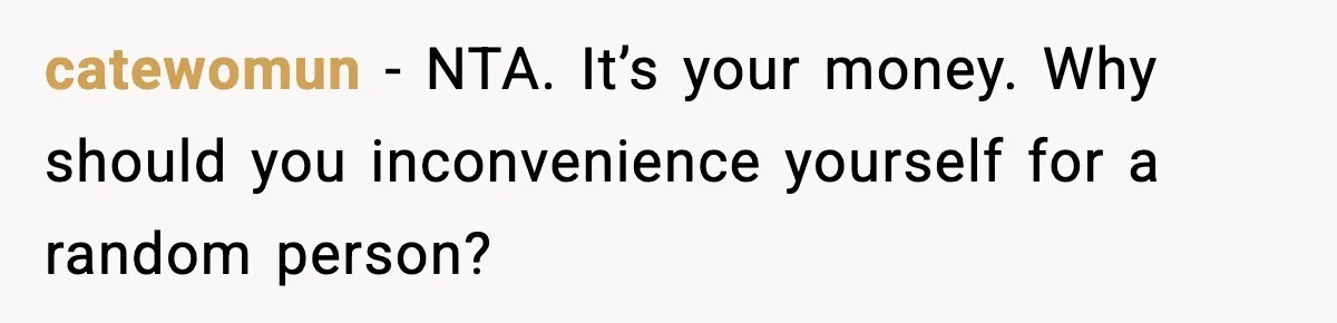 Shopper Refuses to Give Up Aldi Cart for Free and Gets Side-Eyed catewomun - NTA. It’s your money. Why should you inconvenience yourself for a random person?
