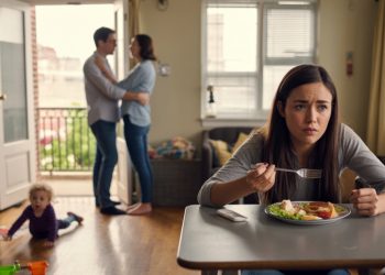 Roommate Begs For Babysitting Help, Woman Pretends She’s Out and Leaves Them Stuck At Home