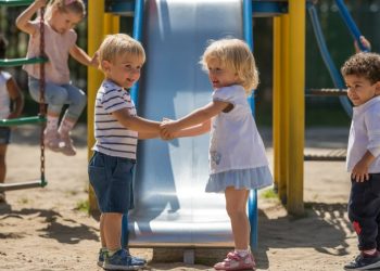 Dad Wants To Punish 7-Year-Old Daughter For “Cheating” On Her Playground Boyfriend