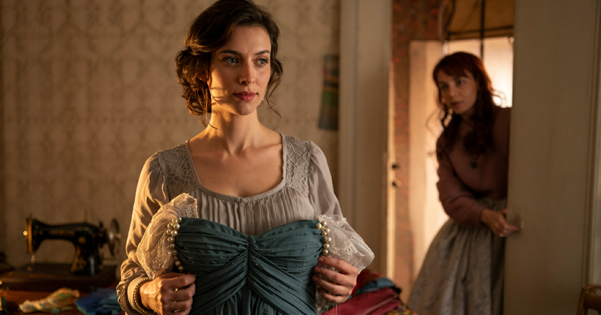 Woman Transforms $2K Wedding Dress After Cheating Fiancé Breakup, Sister Gets Angry She Didn’t Save It For Her Wedding