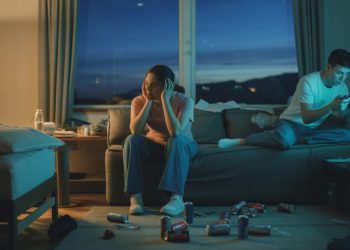 Woman Asked Her Unemployed Boyfriend To Do Chores; He Snaps Back Like He’s The One Working