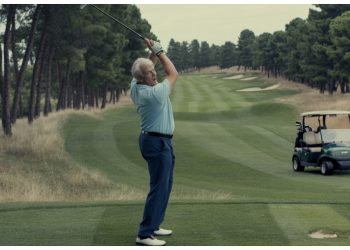 Golfer Littered On Course, Neighbor Ruins His Shot Instantly Golfer Littered On Course, Neighbor Ruins His Shot Instantly