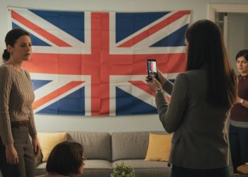 Woman Kicks Guest Out After She Mistakes UK Flag For Confederate Flag And Records For “Evidence”