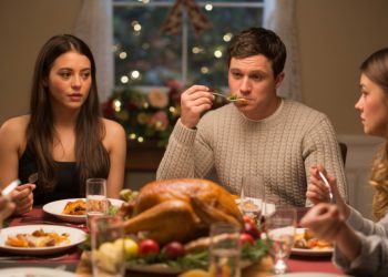 She Made Her Vegetarian Boyfriend Eat Turkey To Impress Her Mom, Now He’s Furious