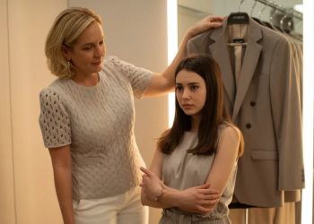 Tomboy Daughter Rebelliously Refuses To Wear Formal Clothing For Wedding, Mom Insists