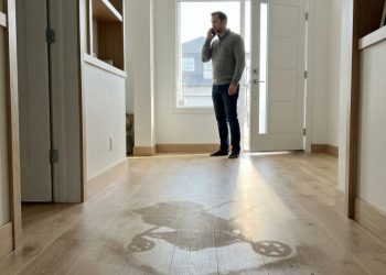 Man Reclaims “Stolen” Stroller After His Brother Takes It Without Permission for His Own Son