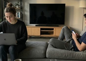 Woman Cancels Netflix and Her Wedding Plans After Fiance’s Extreme Data Privacy Boycott