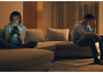 Man Refuses to Propose After Discovering Girlfriend’s “Manipulation Plan”